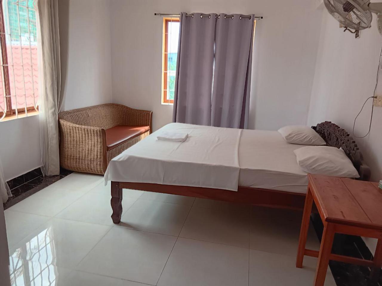 Good Morning Kampot Hotel Екстериор снимка