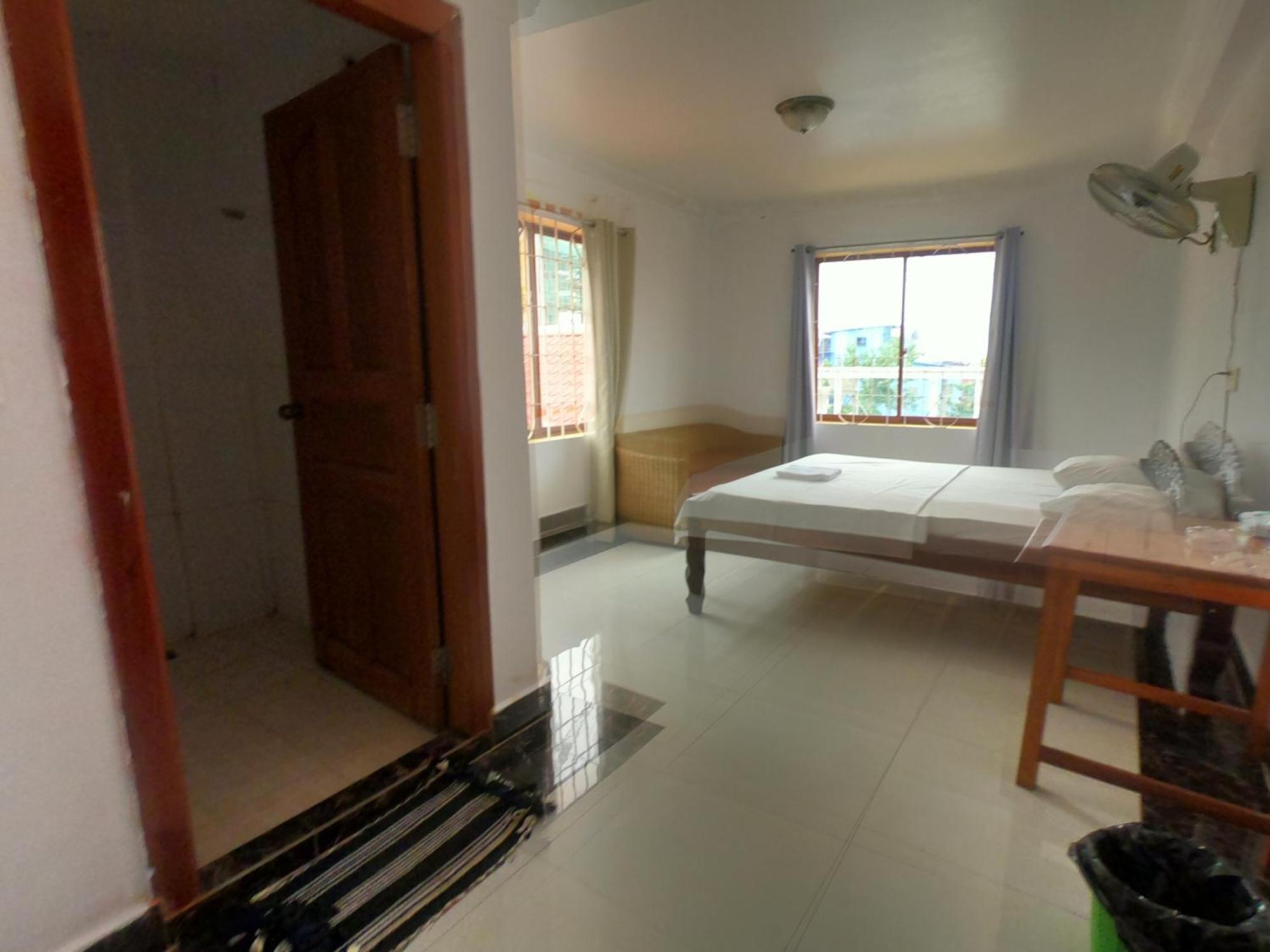 Good Morning Kampot Hotel Екстериор снимка