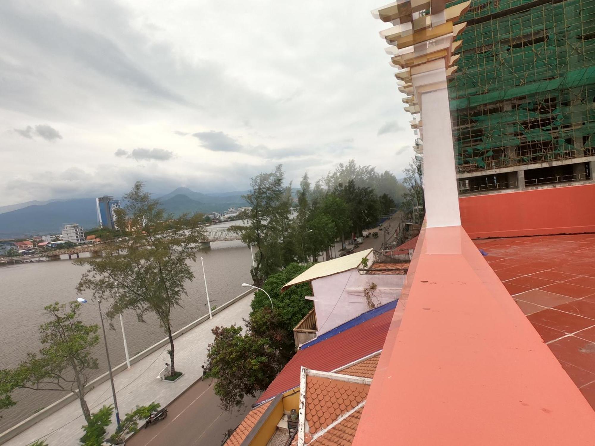 Good Morning Kampot Hotel Екстериор снимка