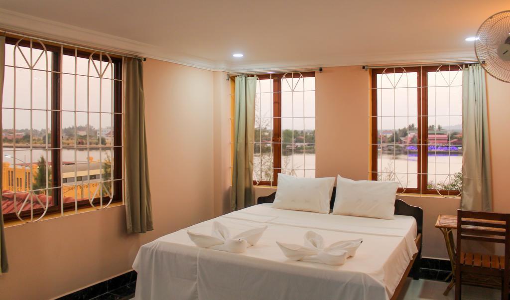 Good Morning Kampot Hotel Екстериор снимка