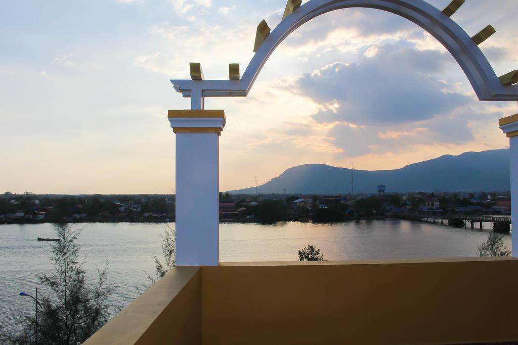 Good Morning Kampot Hotel Екстериор снимка