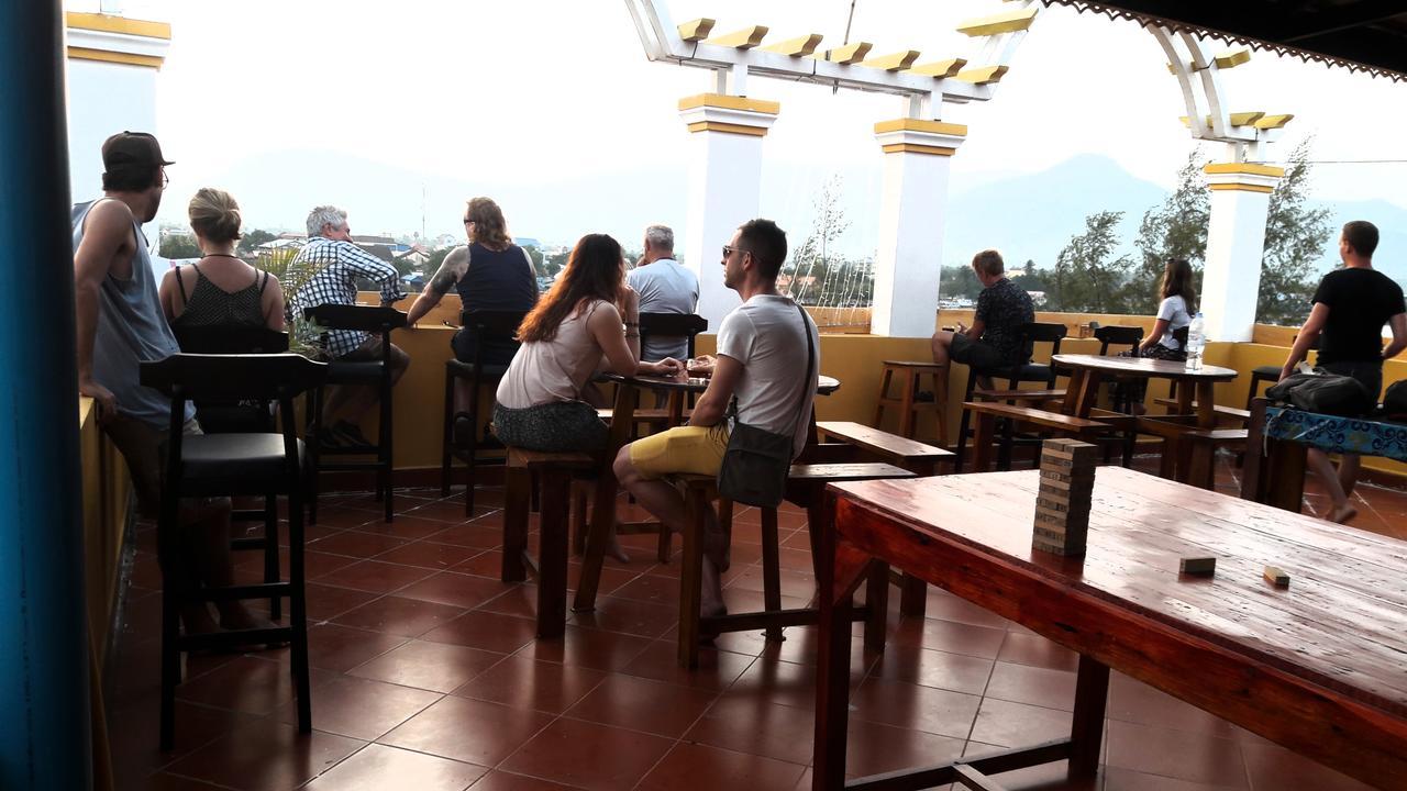 Good Morning Kampot Hotel Екстериор снимка