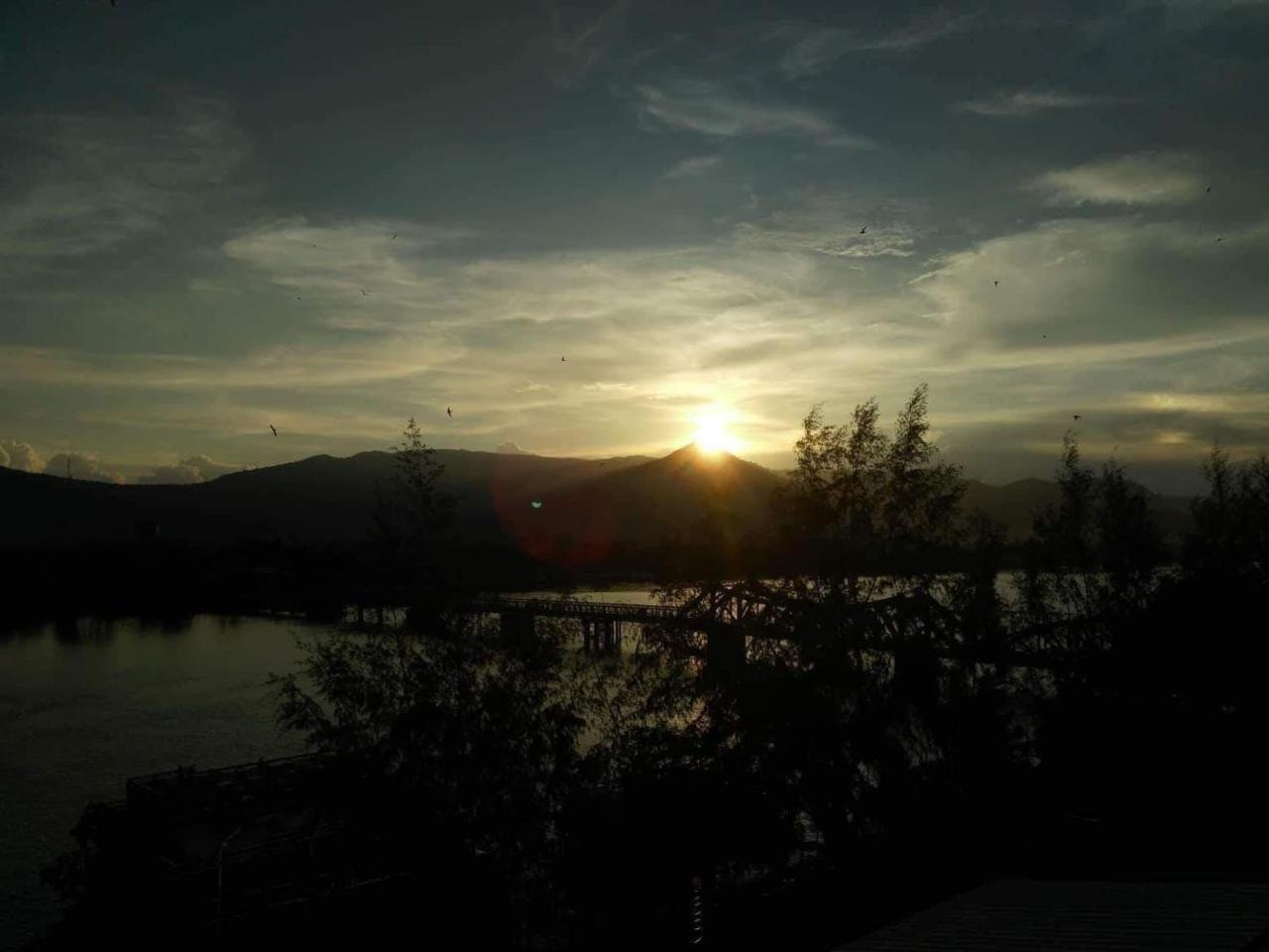 Good Morning Kampot Hotel Екстериор снимка